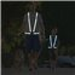Šviesą atspindinčios petnešos juodos sp